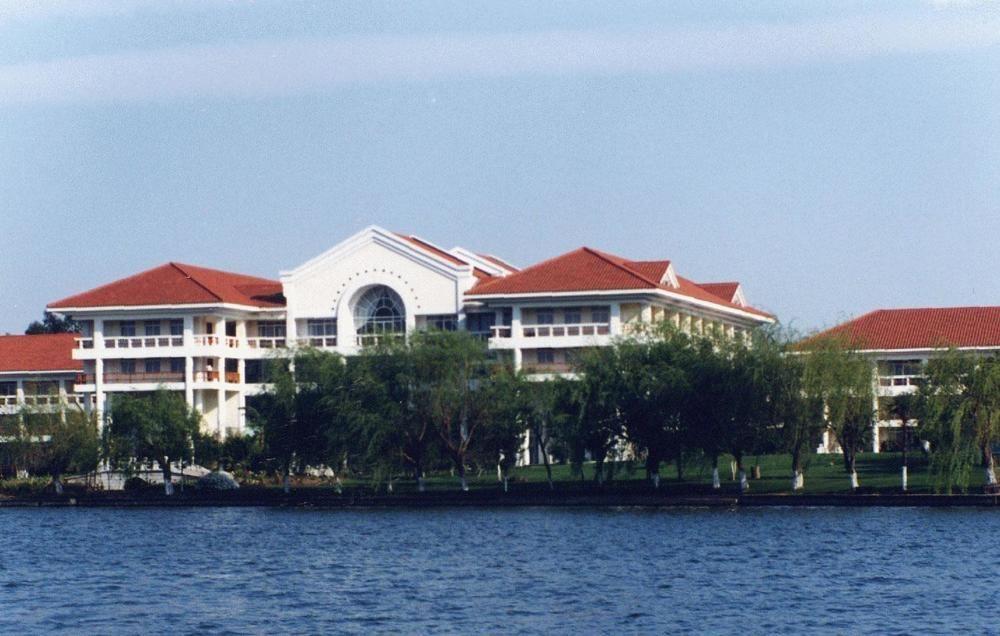 Yunnan Dianchi Garden Resort Hotel & Spa Kunming Esterno foto